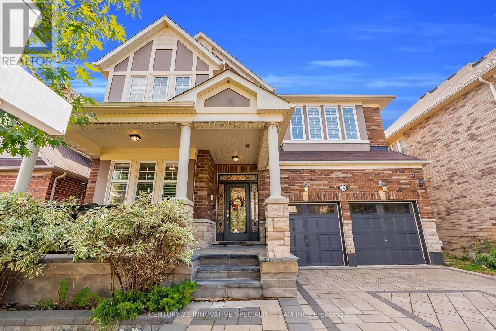 Property Photo:  982 Syndenham Lane  ON L9T 8K1 