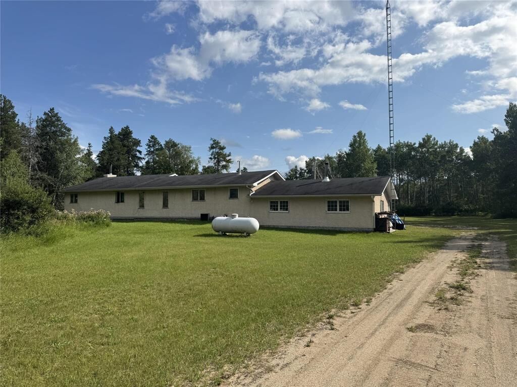 Property Photo: 49074 Corbett Road MB R5L 0L3