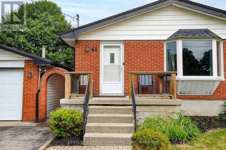 Property Photo: 44 Dale Drive ON N0L 1G2