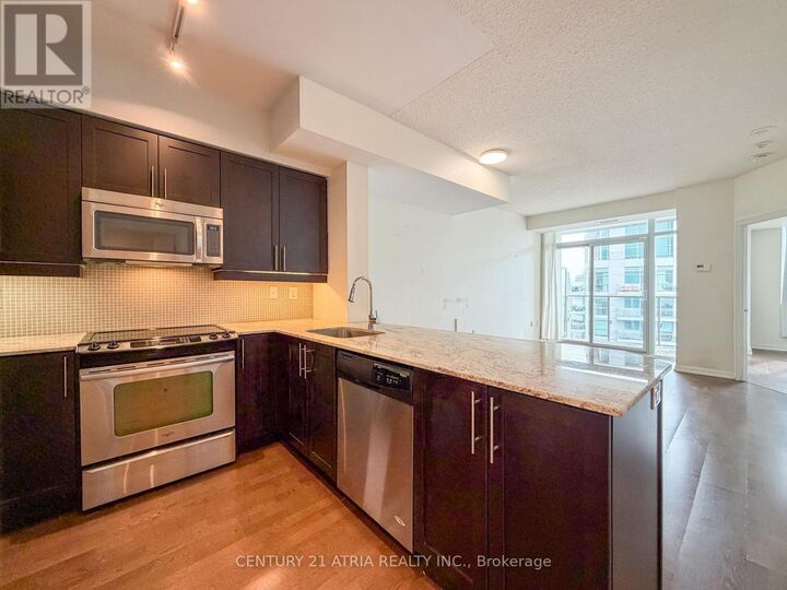 Property Photo: 125 Western Battery Road 2506 ON M6K 3R8