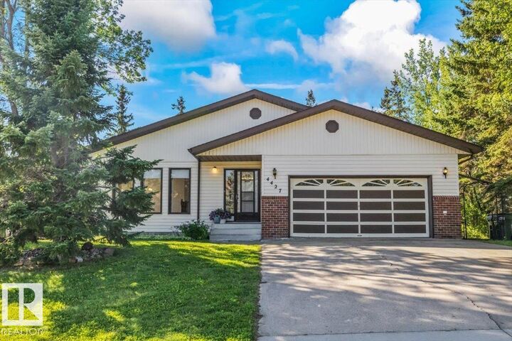 Property Photo:  4427 Payne Avenue  AB T0E 1V0 