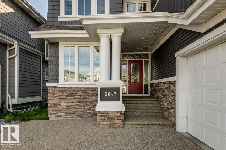 Property Photo:  2047 90 Street SW  AB T6X 2C5 