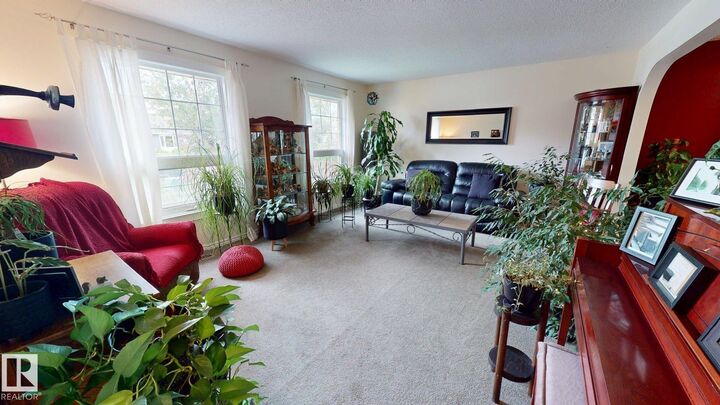 Property Photo: 76 Gariepy Crescent NW AB T6M 1A1