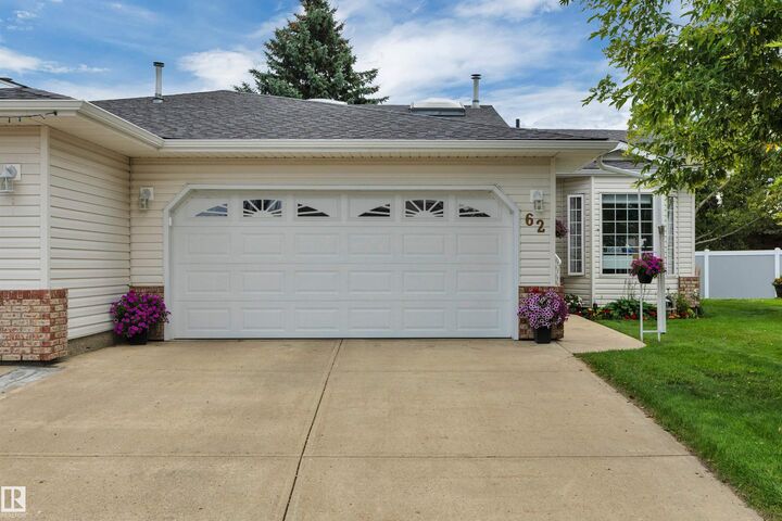 4410 52 Ave 62 — photo 1