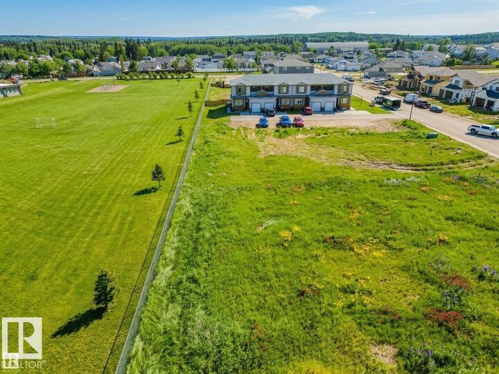 Property Photo:  822 Schooner Drive  AB T9M 0L7 