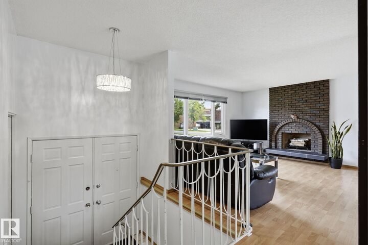 Property Photo:  10007 168 Avenue NW  AB T5X 2Z6 