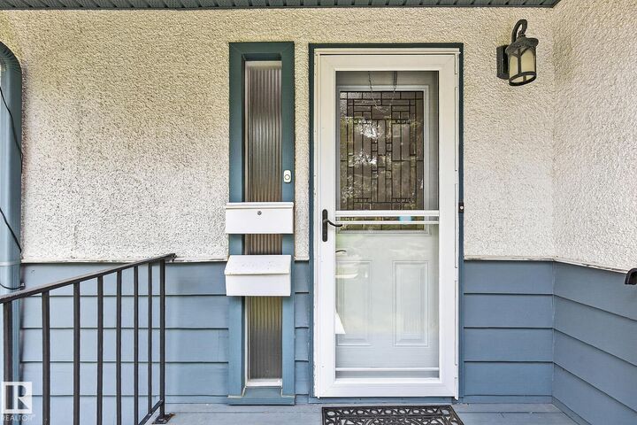 Photo de la propriété:  11555  136 Street NW  AB T5M 1M4 