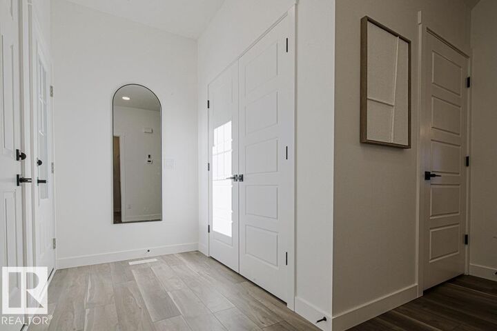 Property Photo:  1717 8 Street NW  AB T6T 2X9 