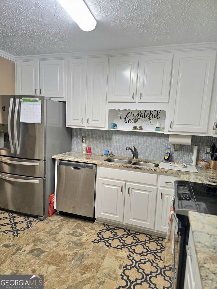 Property Photo:  122 Spring Valley Circle  GA 30281 
