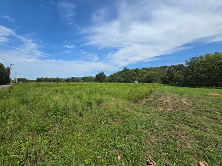 Property Photo: 127 S U TN 37327