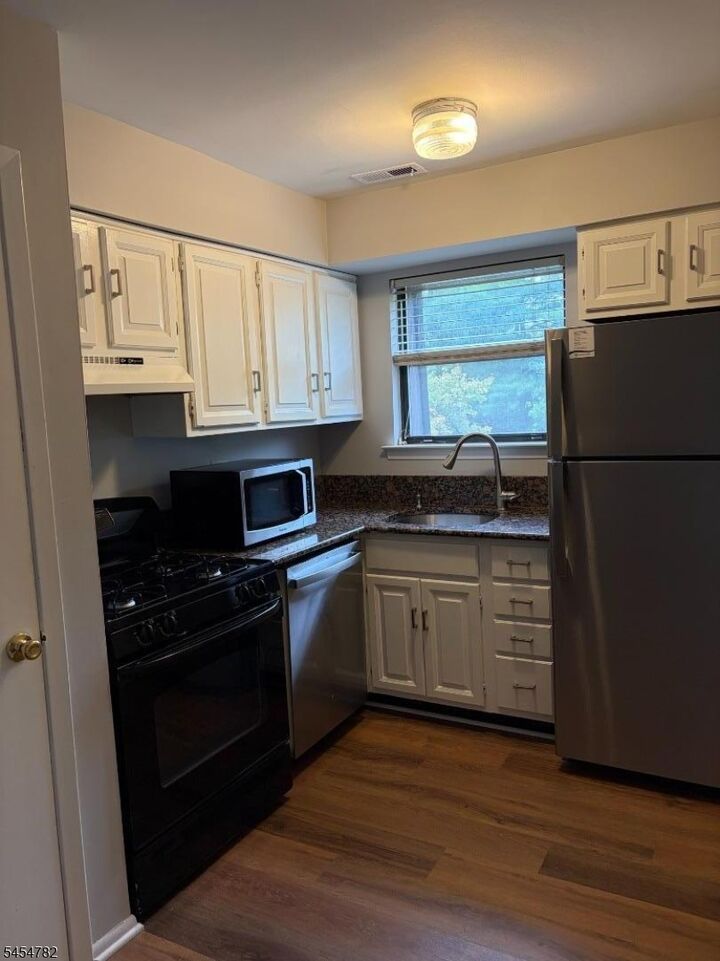 Property Photo:  806 Yorkshire Dr  NJ 08822 