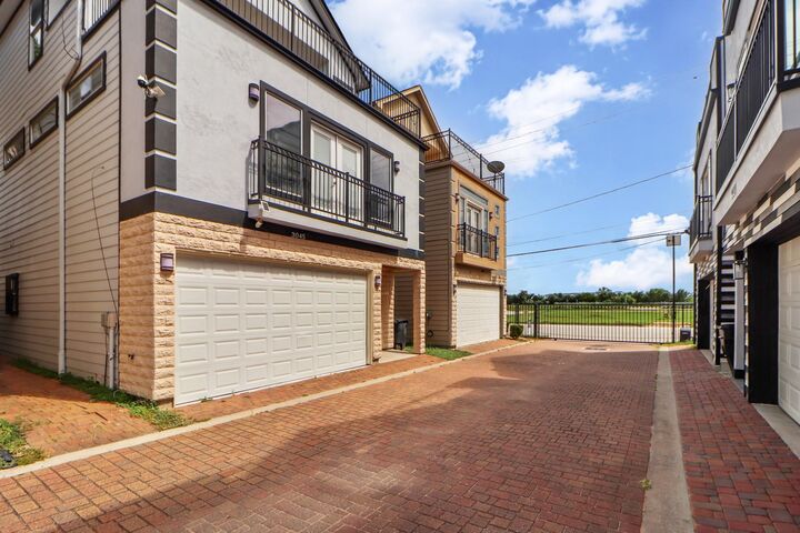 Property Photo: 3045 Clinton Drive TX 77020