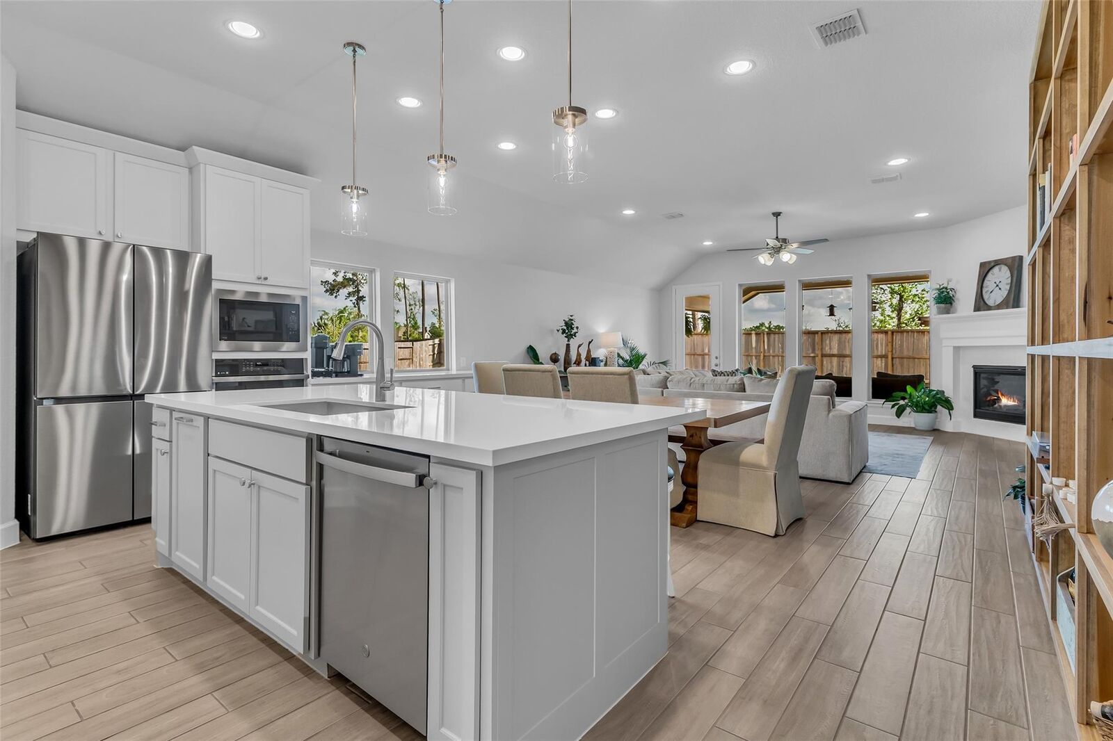 Property Photo:  220 Nirnroot Court  TX 77316 