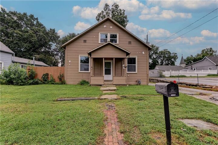 Property Photo:  931 Kickapoo Street  KS 66048 