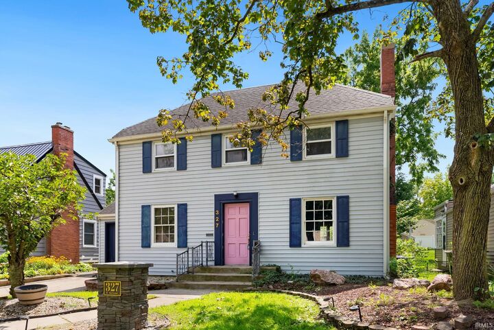 Property Photo:  327 W Sherwood Terrace  IN 46807-2850 