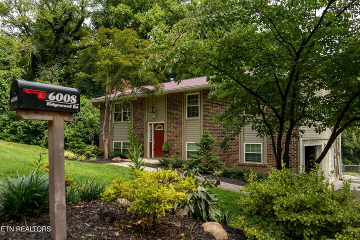 Property Photo: 6008 Ridgewood Rd TN 37918