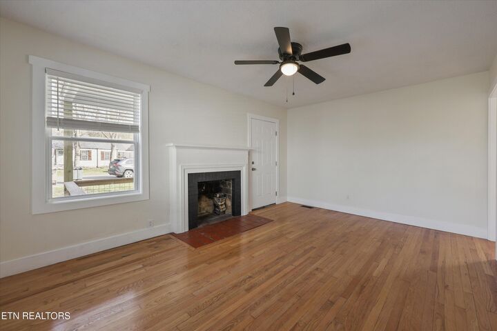 Property Photo: 2428 Lawson Ave TN 37917