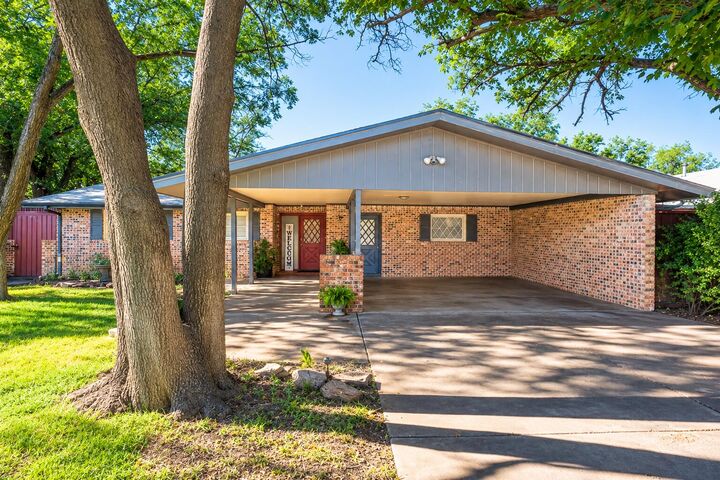 Property Photo: 3211 38th Street TX 79413