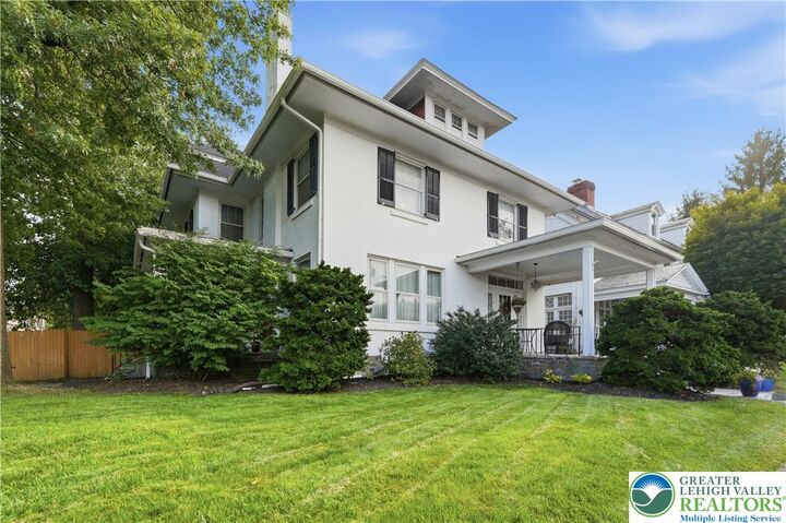 Property Photo: 804 W Broad Street PA 18951
