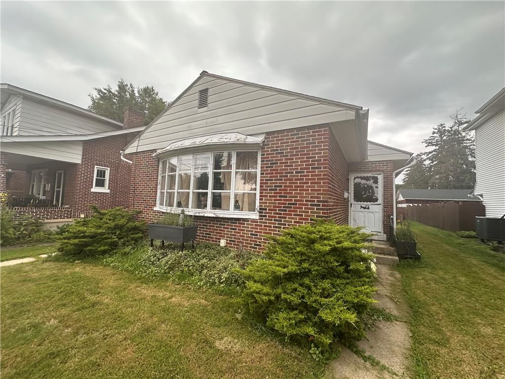 Property Photo: 405 N 3rd Street PA 18049