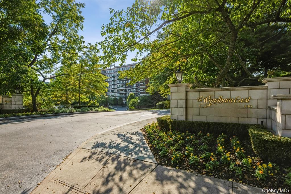 Property Photo:  100 Hilton Avenue 907  NY 11530 
