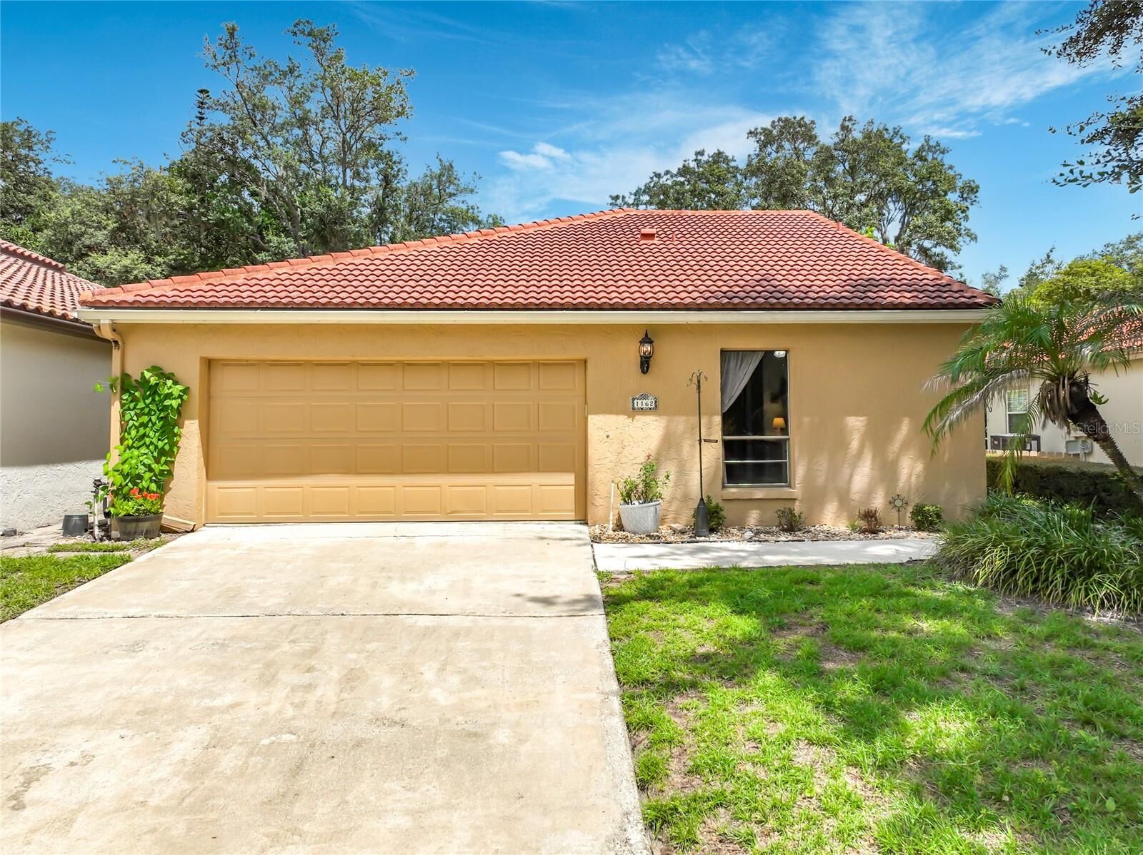 Property Photo:  1162 E Winged Foot Circle  FL 32708 