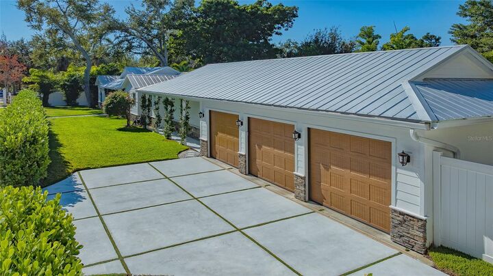 Property Photo:  3606 Palonia Court  FL 34239 