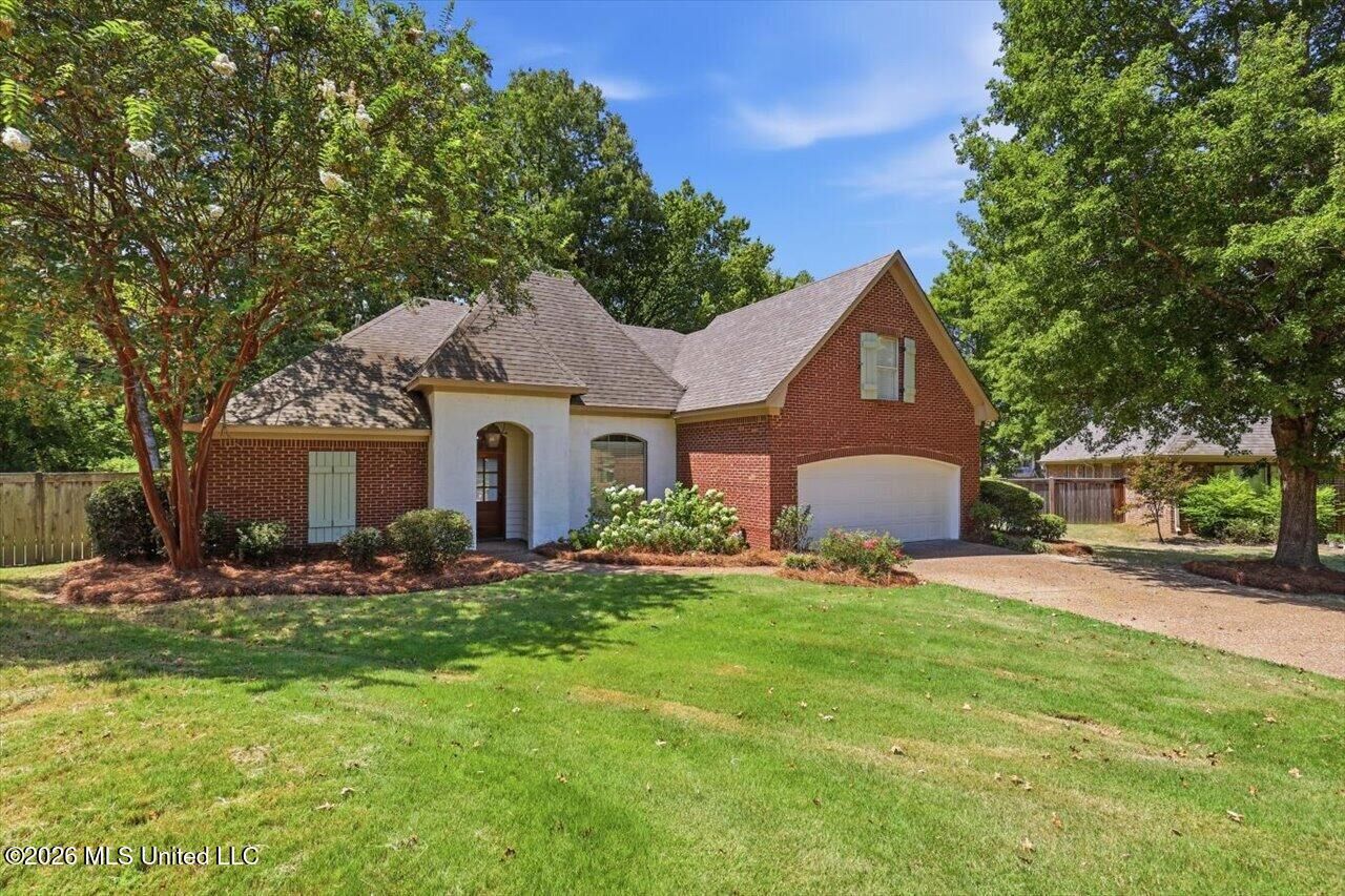 Property Photo:  100 Savoy Park  MS 39110 