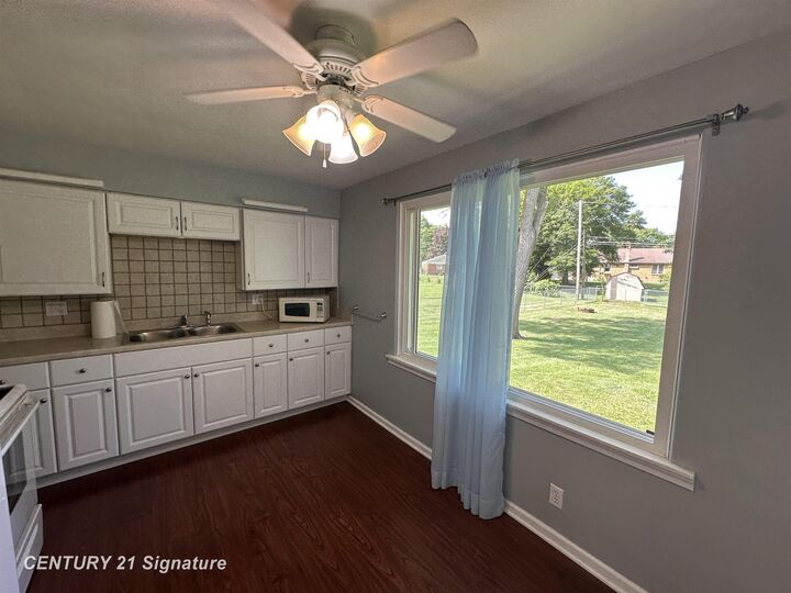 Property Photo: 505 Yale Drive MI 48429