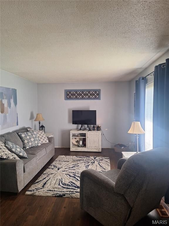 Property Photo:  6 Watertown Circle  IL 62040 