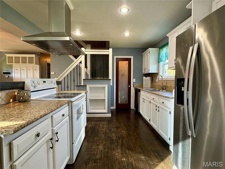 Property Photo:  102 Wesbecher Street  MO 63764 