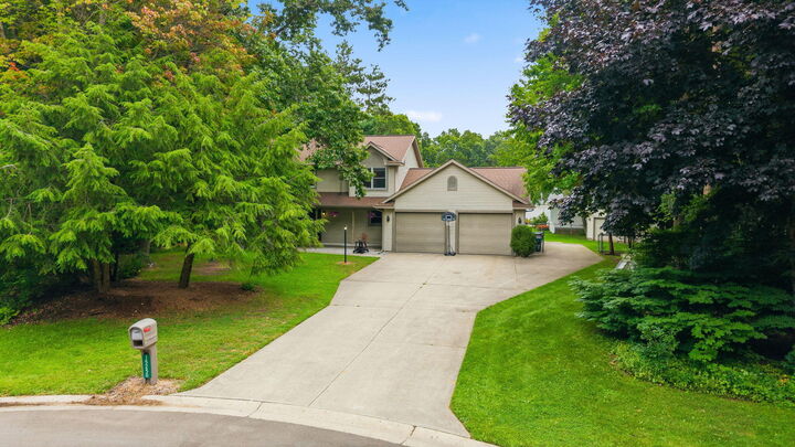 Property Photo:  15250 Hofma Drive  MI 49417 
