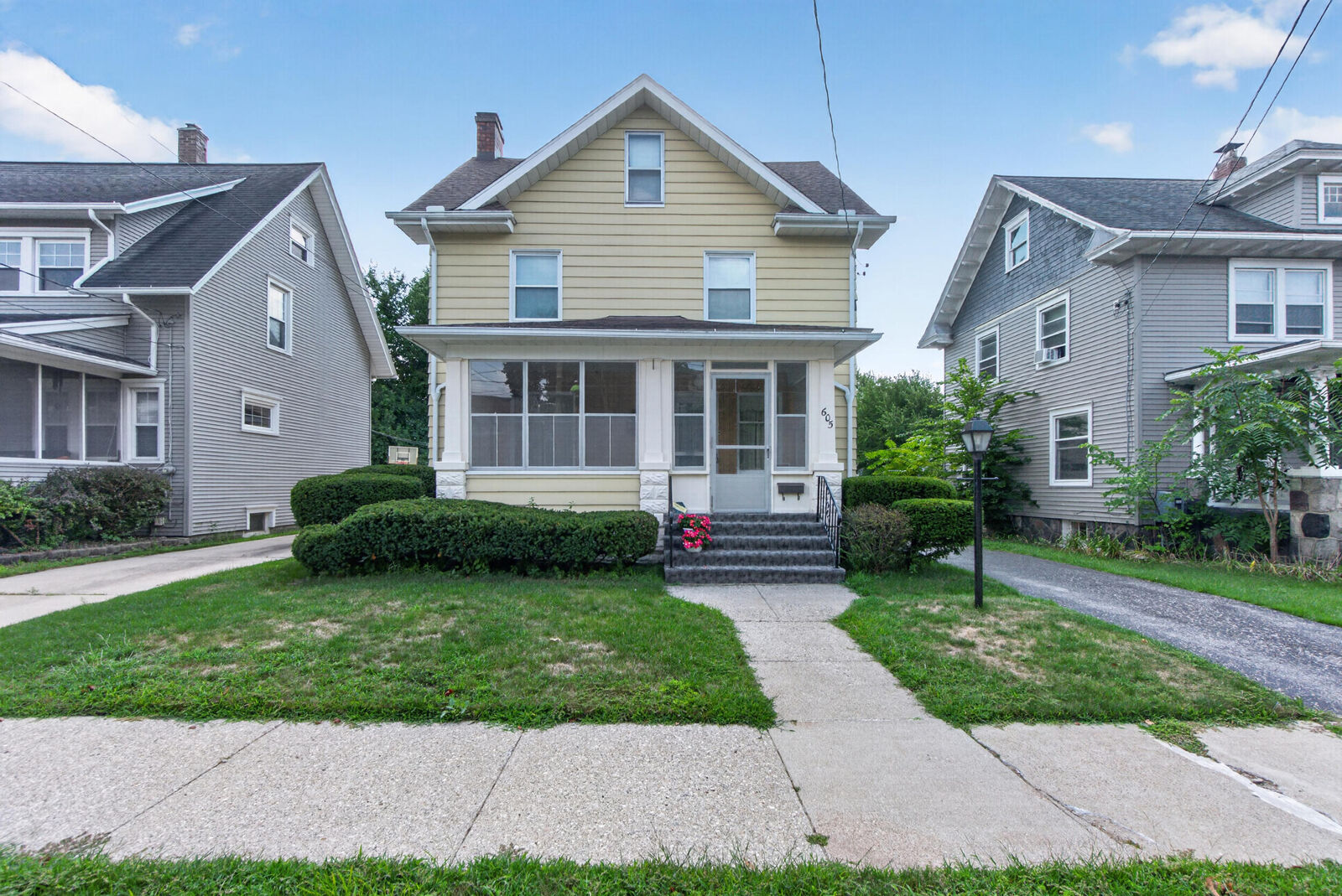 Property Photo:  605 Harwood Street  MI 49203 