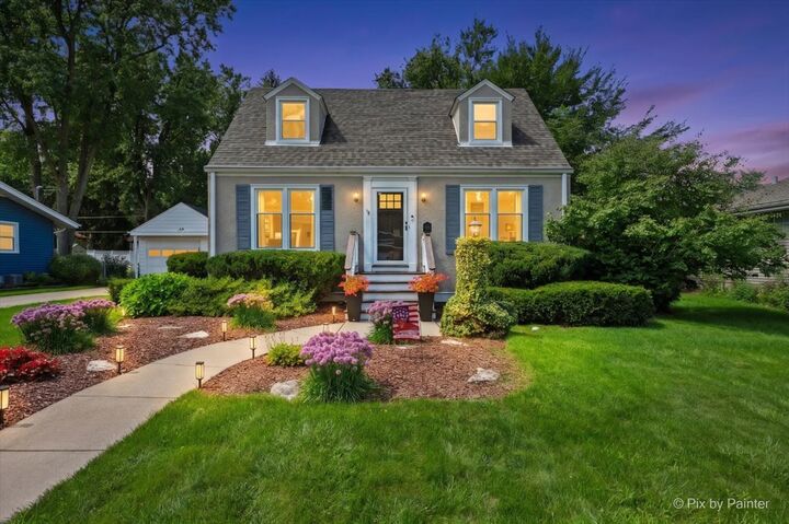 Property Photo:  68 S 3rd Avenue  IL 60148 