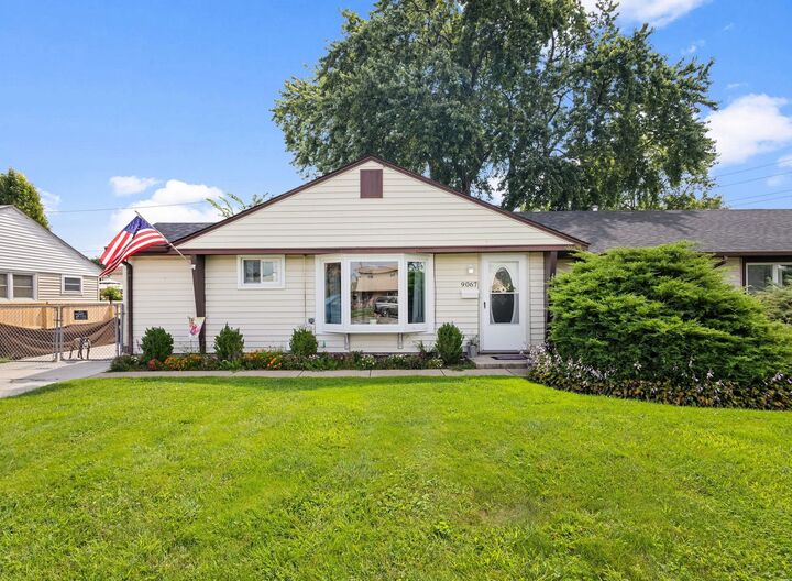 Property Photo:  9067 S Main Street  IL 60456 