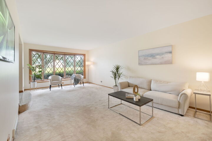 Property Photo: 2319 Westwood Drive IL 60162