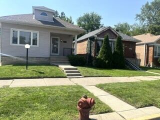 Property Photo: 10228 S Carpenter Street IL 60643