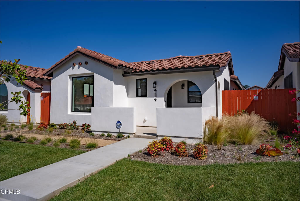 Property Photo:  1135 W 2nd Street  CA 93030 