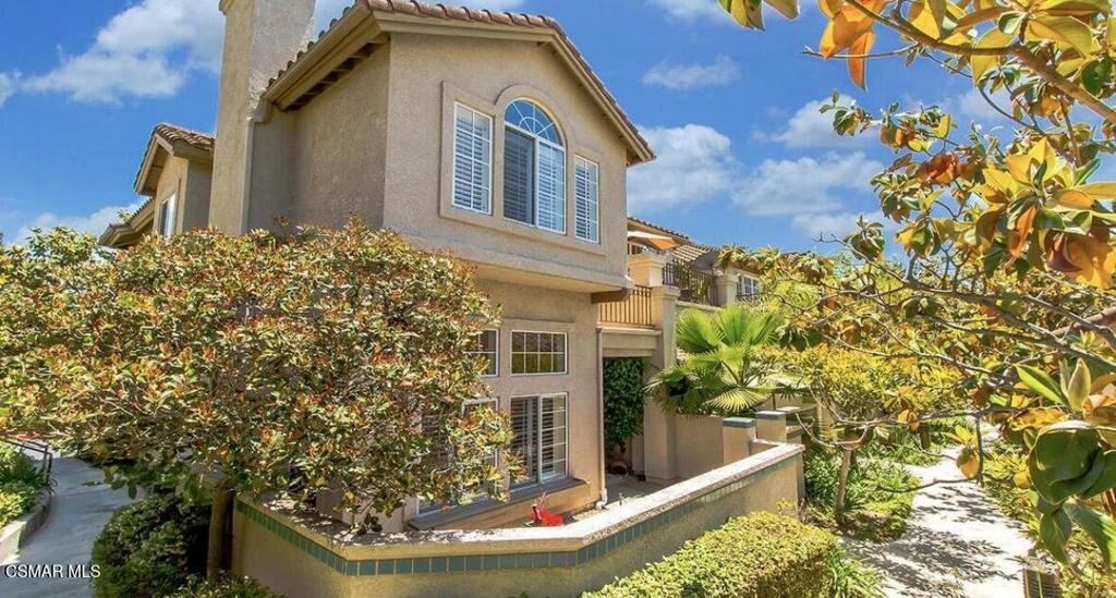 Property Photo:  648 Warwick Avenue  CA 91360 