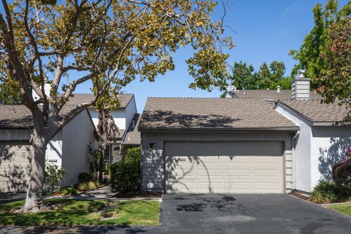 Property Photo:  858 Erickson Lane  CA 94404 