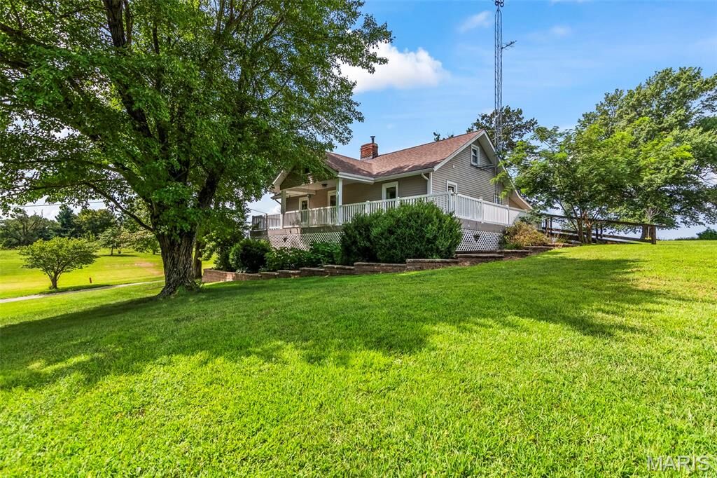 Property Photo: 25159 E County Line Road IL 62572