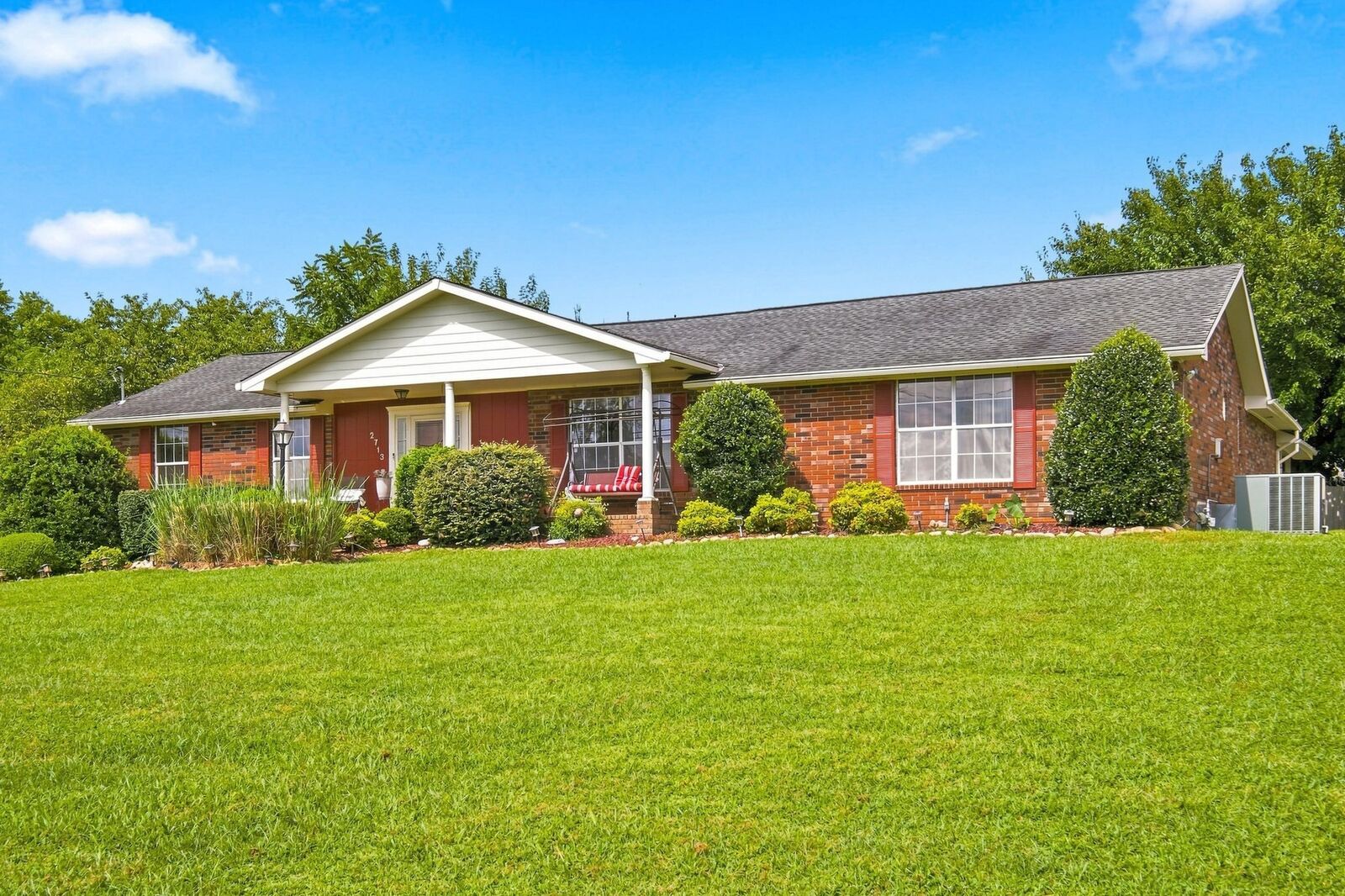 Property Photo:  2713 Eastland Ave  TN 37206 