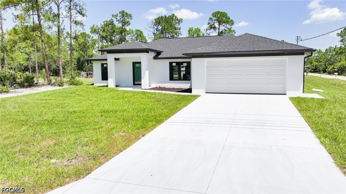 Property Photo: 1407 E 15th Street FL 33972
