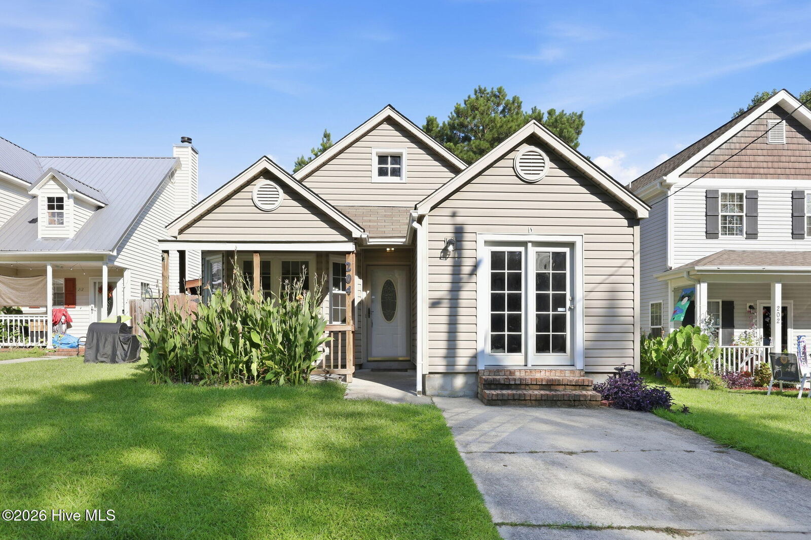 Property Photo:  204 Hemlock Drive  NC 28546 