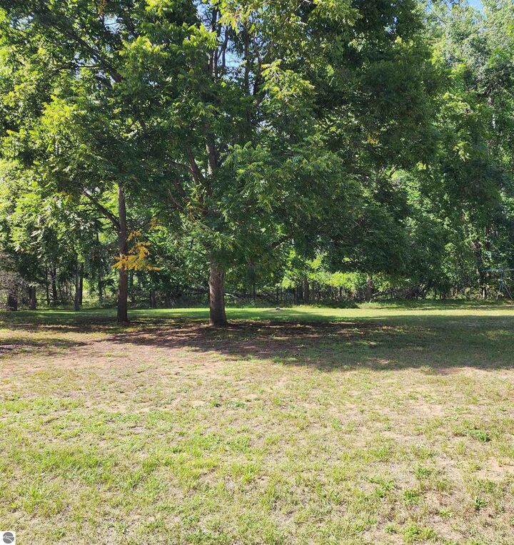 Property Photo:  3560 Pine Tree Drive  MI 48893 