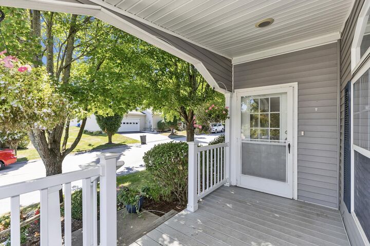 Property Photo: 24 Stagecoach Way NH 03104