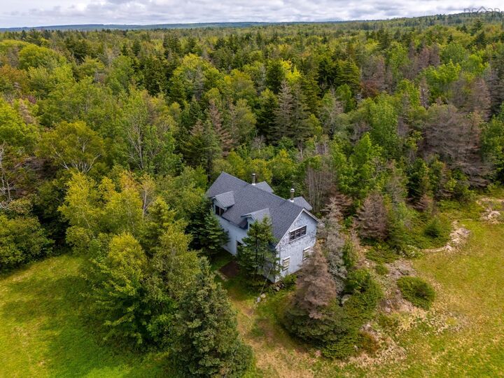 7656 Shore Road W — photo 1