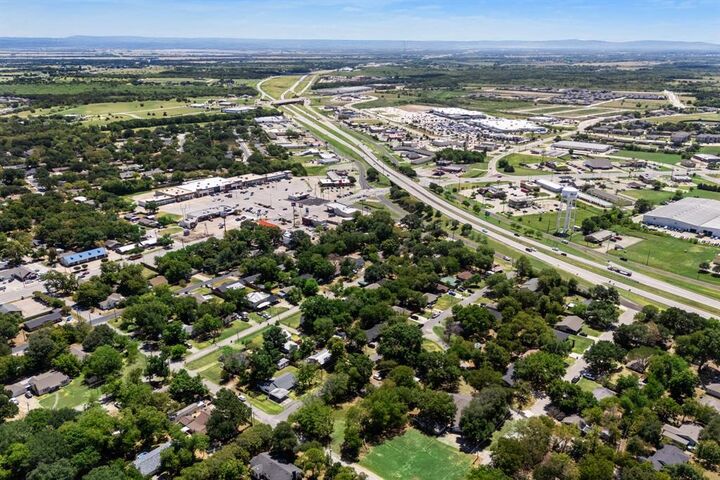 Property Photo: 1700 S Clay Street TX 75142