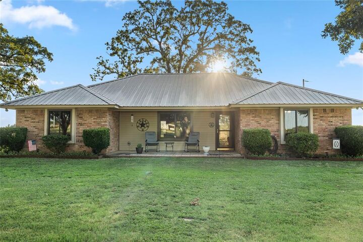 Property Photo: 330 Farm Road 900 S TX 75478