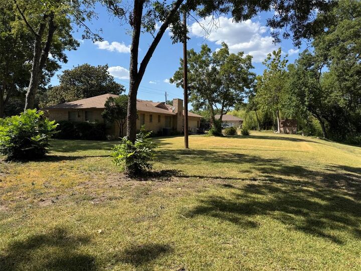 Property Photo:  1620 N Houston School Road  TX 75134 